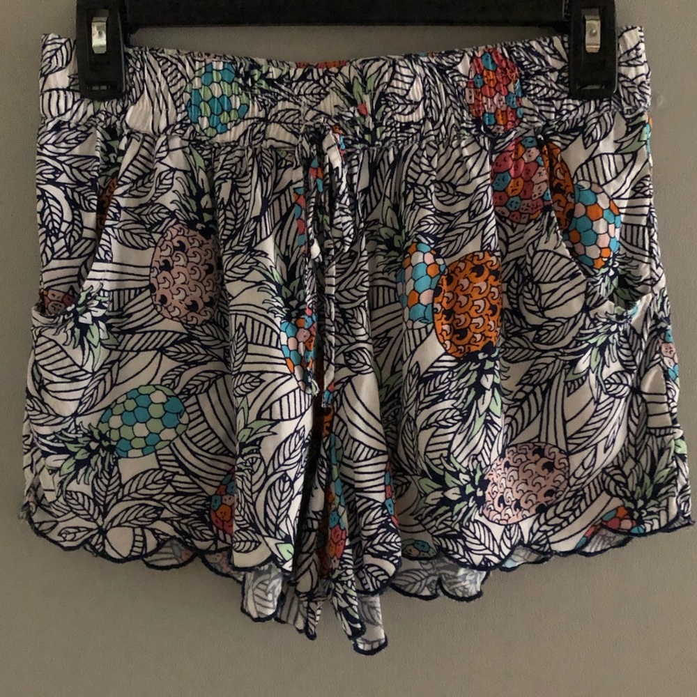 Juniors Red Camel Shorts Size: Small